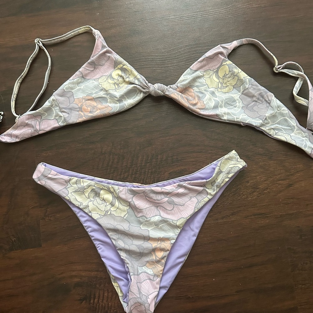 Dippin' Daisy's Floral Bikini Set